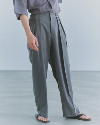 Two Tuck Draping Cargo Slacks / Polyester & Rayon Blend